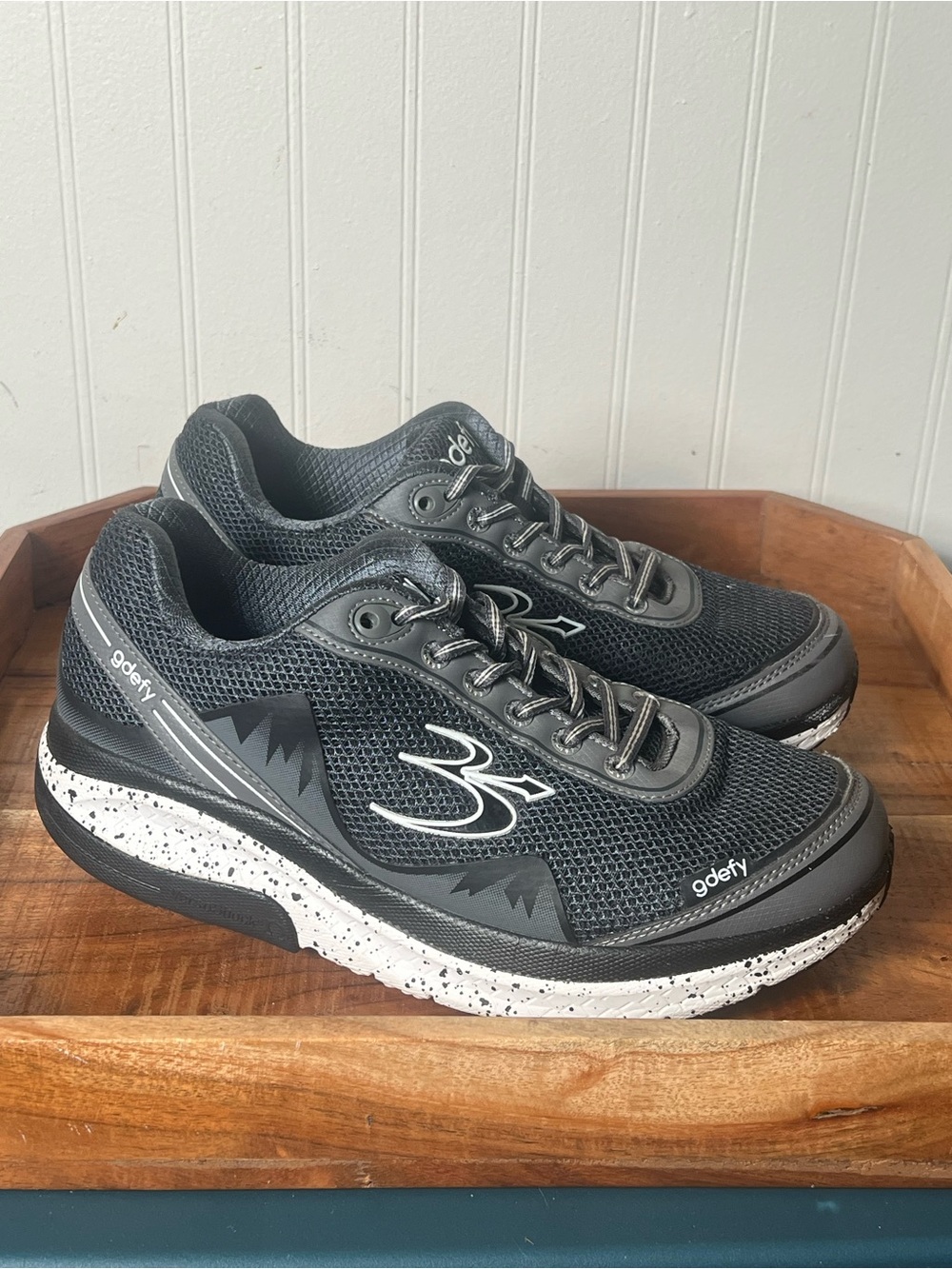 Gravity Defyer Mens GDEFY Walk Athletic Shoes Gray Size 9 Sneakers